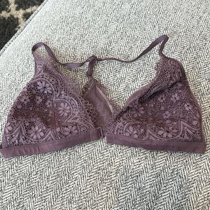 Front clasp VS bra/bralette